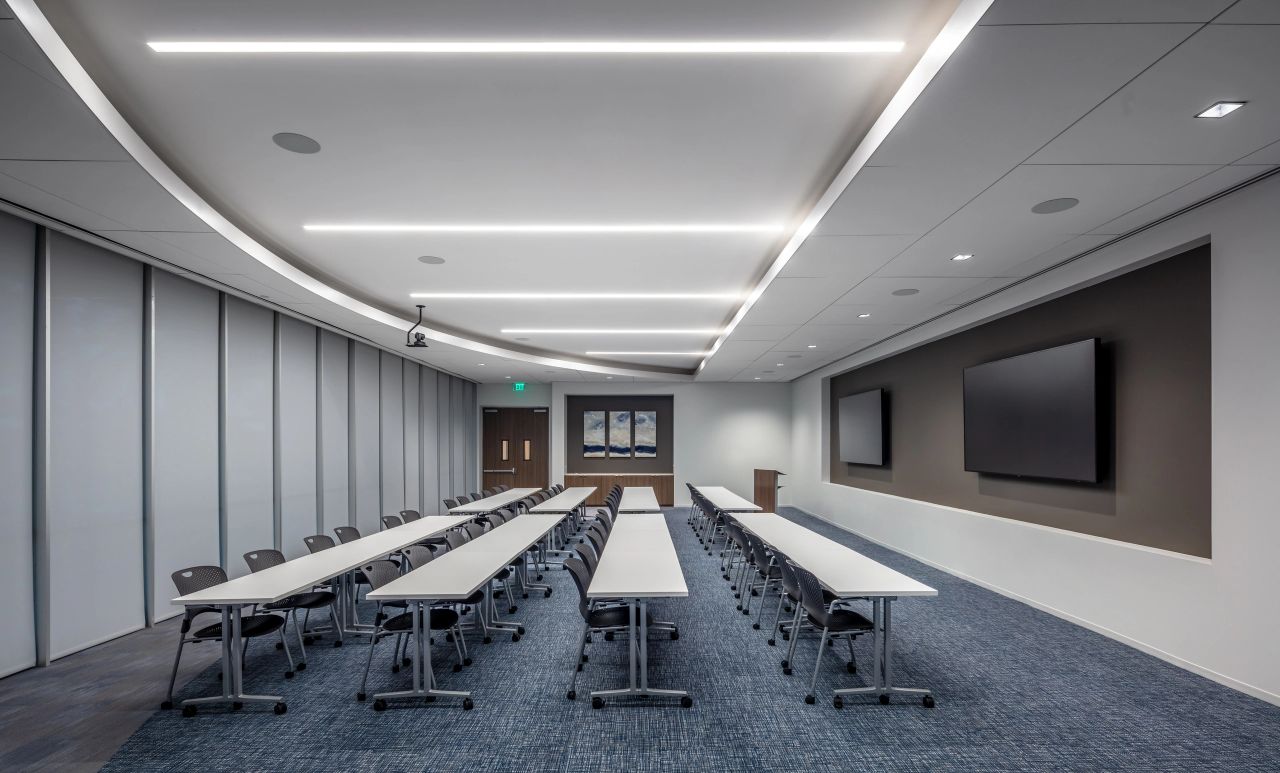 Curved Acoustic Conference Center